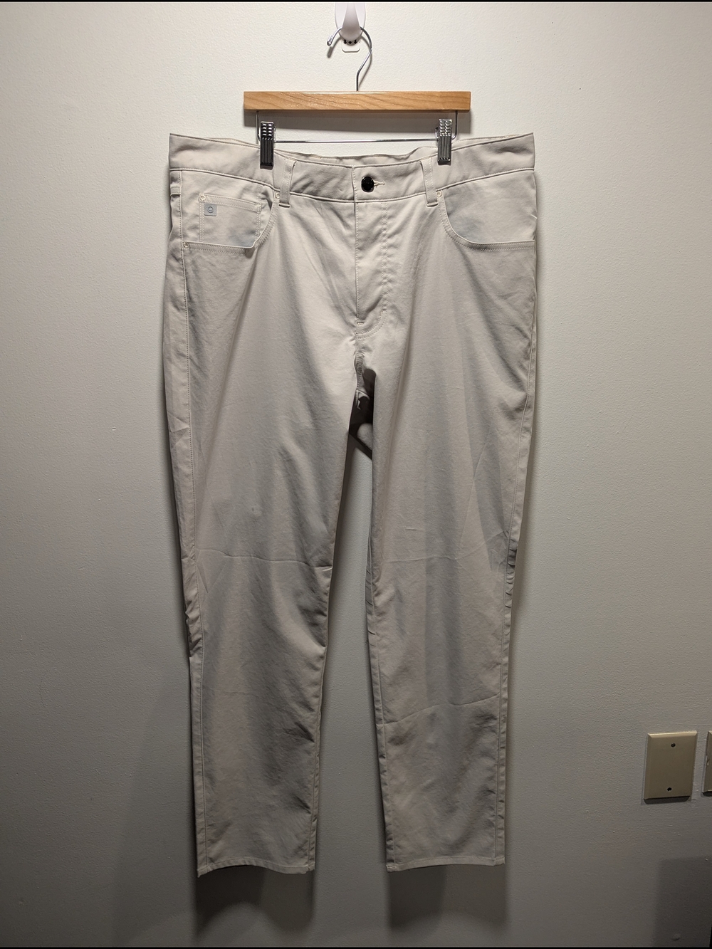 Peter Millar Men's Light Beige Chinos Khakis 36x32 Sport Golf Minimalist